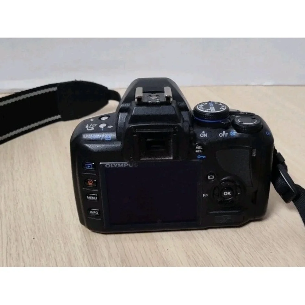 Olympus EVOLT E-420 DSLR Camera Bundle‎ 14-42mm Lens 10MP Compact Four Thirds